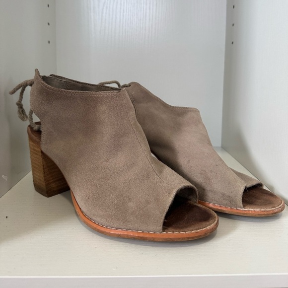 Toms Women’s Elba | Size 9 - Picture 2 of 8